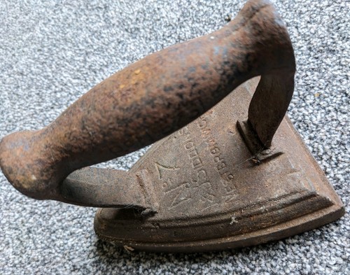Vintage cast iron flat - cast,