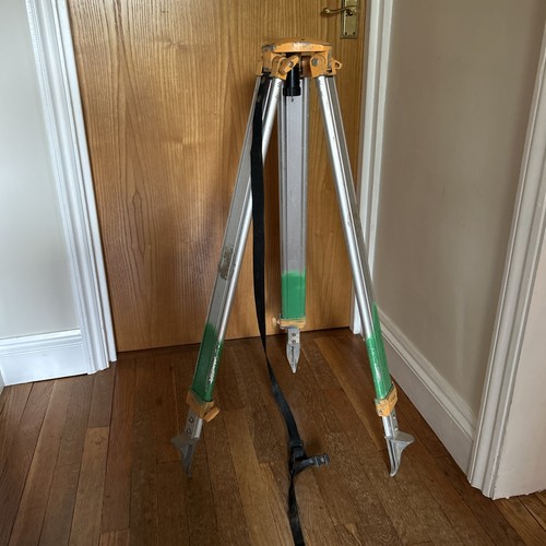 Tripod for surveyors - for, level