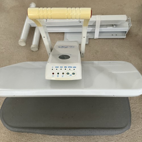 Steam ironing press with stand - press,