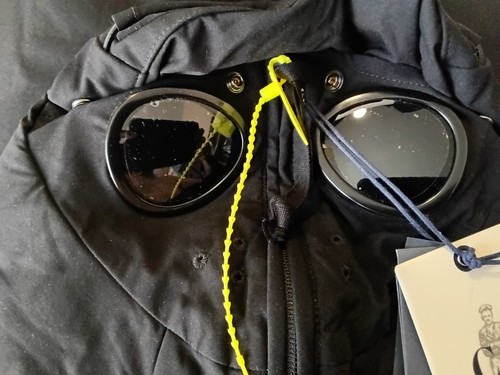 Company softshell explorer - cp,