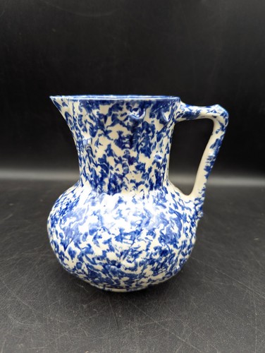 Blue white sponge ware - &,