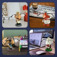 READING GLASSES HOLDER STAND