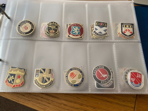 Esso foil football club badges - football,