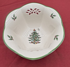 Spode Christmas Tree 7" Pierced Hexagonal Nut Bowl w/Holly & Mistletoe Edges