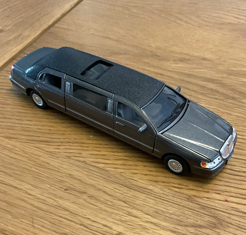 Kinsmart 1999 lincoln - kinsmart:,