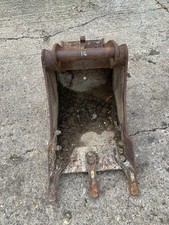 18" excavator bucket