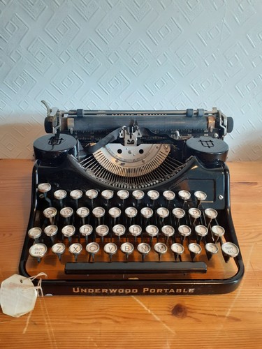 Antique underwood portable - underwood,