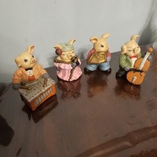 set of vintage musical pig