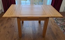 Solid Extending Oak Table