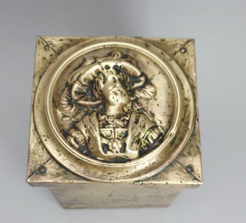 Vintage brass tea - tea, lidded