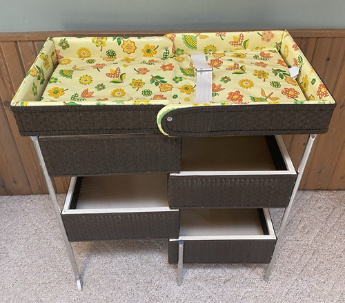 1970 80s foldable wicker baby - 1970-80s,