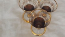 VINTAGE MID CENTUARY ART DECO LIQUOR GLASSES X 3 GOLD STRIPE 9CM BARWARE