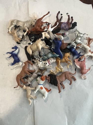 Lot assorted plastic - 20,