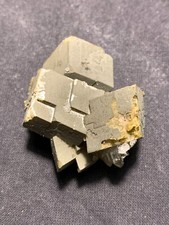 Adular, chlorite, quartz