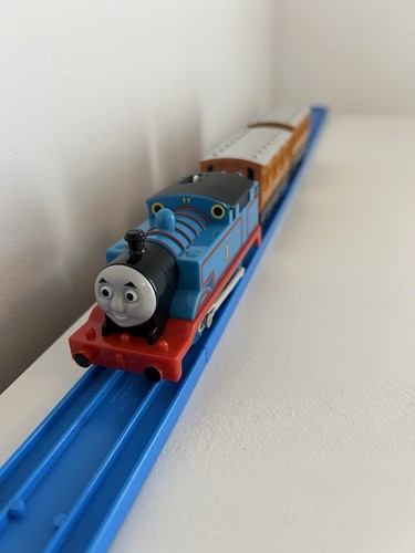 Tomy trackmaster thomas train - tomy,