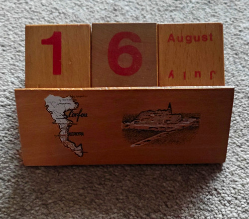 Wooden perpetual desk calendar - wooden,