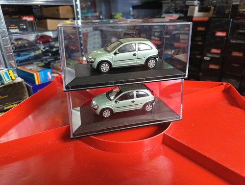 Cased model minichamps - e,