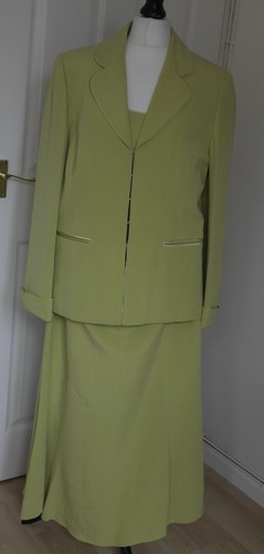 Women complete outfit size - women’s,