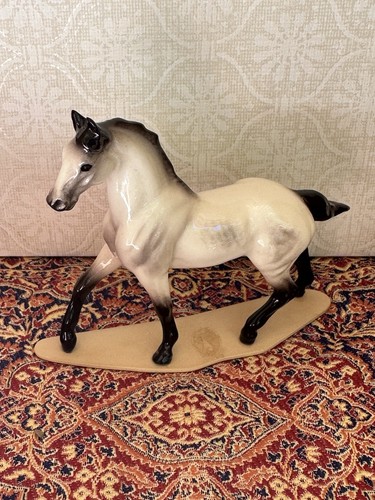 Hagen renaker mare specialty - hagen,