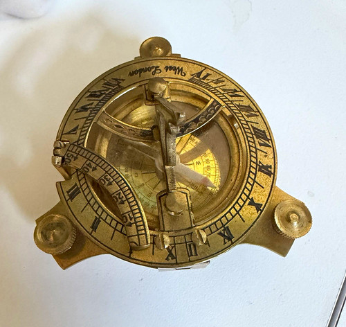 Brass round sundial roman - round,