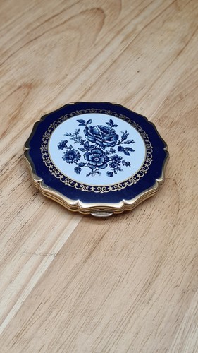 Vintage stratton powder - vintage,