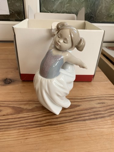 About stage lladro - about, on