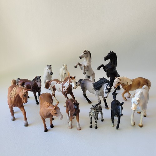 Lot horse figures - lot, 12
