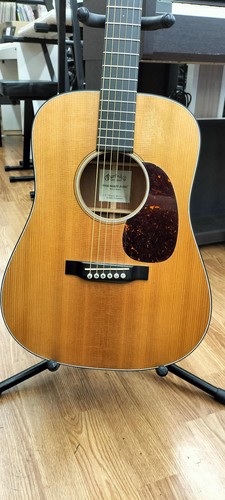 Martin a dreadnought - a,