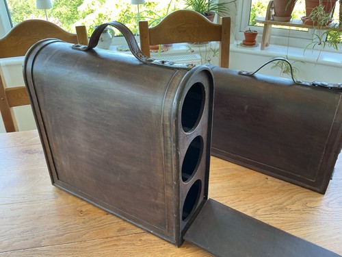 Vintage wine carry case - wine,