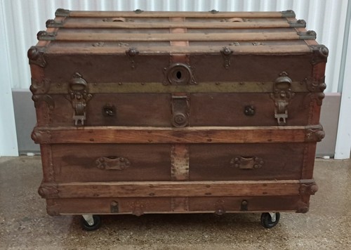 Antique steamer trunk - antique, flat