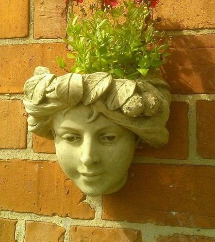 Stone garden small lady face - small,