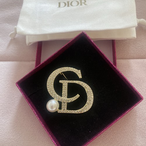 Gorgeous large vintage dior - gorgeous,