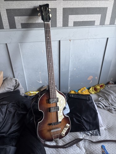 Hofner cavern bass guitar - hofner,