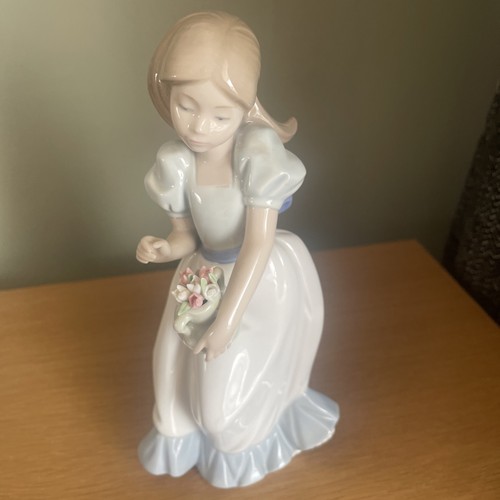 Nao lladro girl - girl, with