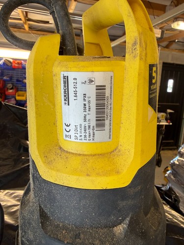 Submersible water pump 240v - water,