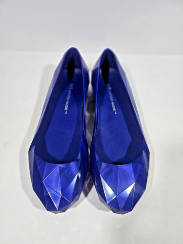 United nude res - united, lo