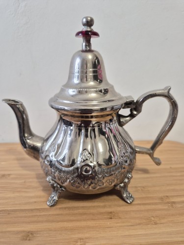 Vintage morroccan teapot - morroccan,