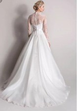 Suzanne Neville “Fiorella” Wedding Dress & Veil