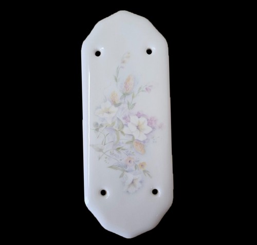 White ceramic door - x,