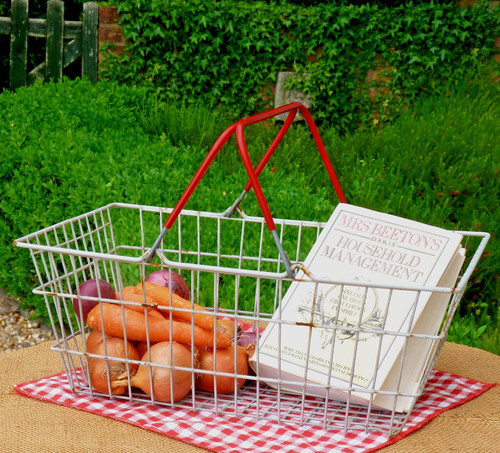 Vintage metal wire shopping - vintage,