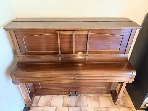 Mickleburgh upright piano - piano,