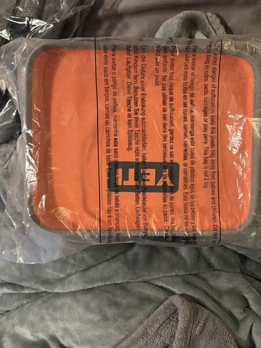 New yeti daytrip lunch box - lunch,