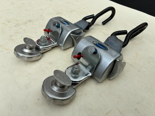 Straint pair wheelchair - q,