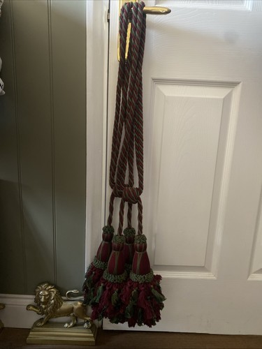 Large vintage double - large, tasselled