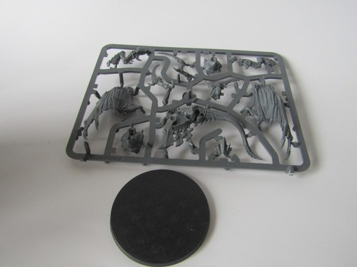 Warhammer 40k tyranids army - warhammer,