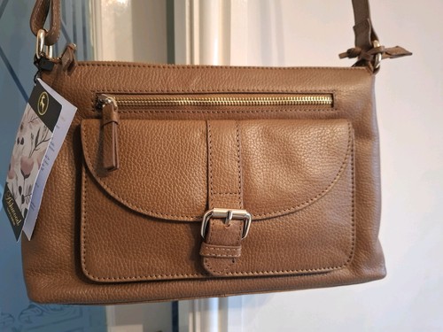 Ashwood pebble finish - finish, leather