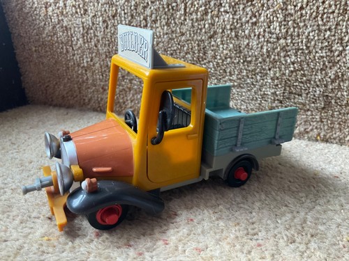 Postman pat builder truck - pat,