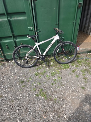 This white carrera valour - a,