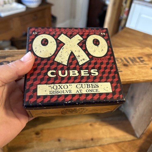 Vintage traditional square red - vintage,