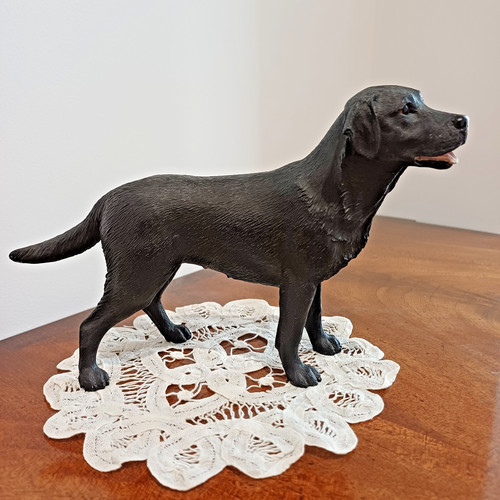 Black labrador figurine - labrador,